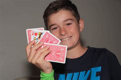 Summer camp for magic tricks without sleeves